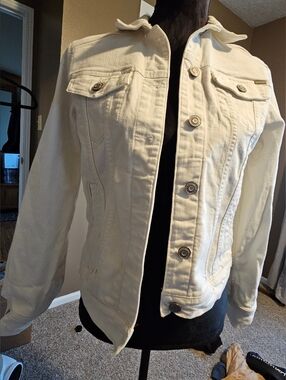 Women's White Denim Jacket - Classic Button-Up Trucker